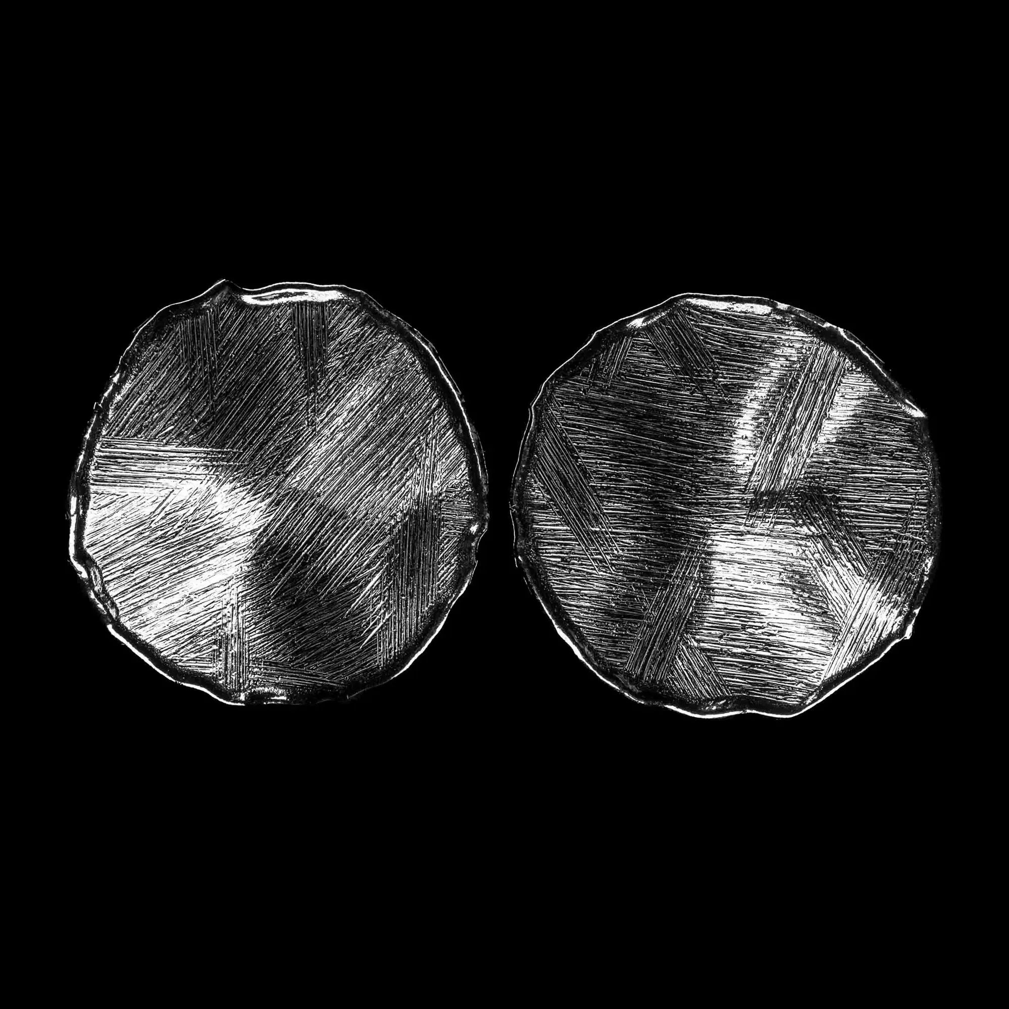 Kleopatra Smokvice srebrne minđuše od 925 srebra i rodijuma, prečnik 2.3cm, savršene za svečane prilike